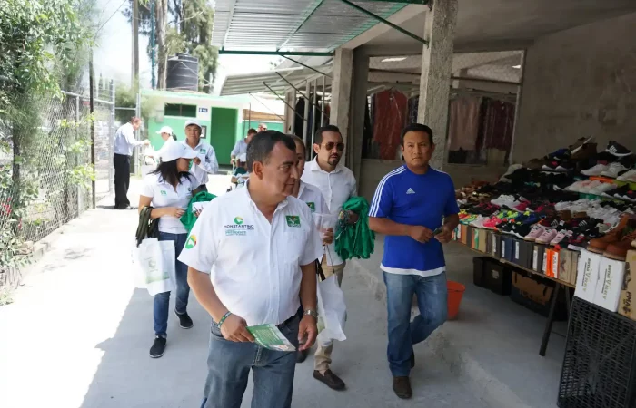 marketing-político-recorrido-tianguis-constantino-ortíz-garcía-pvem-2