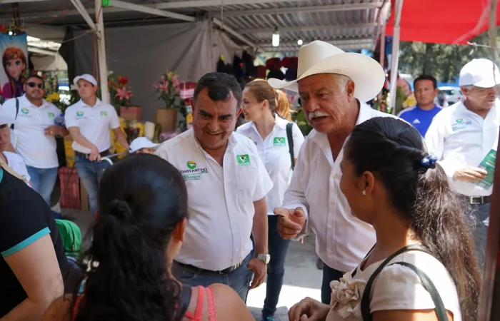 marketing-político-recorrido-tianguis-constantino-ortíz-garcía-pvem-3